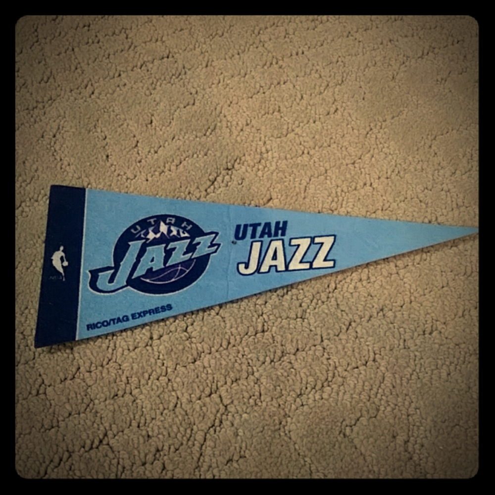 Utah Jazz NBA pennant 4" X 9"